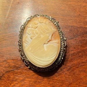 HAND CARVED CAMEO vintage antique real shell brooch